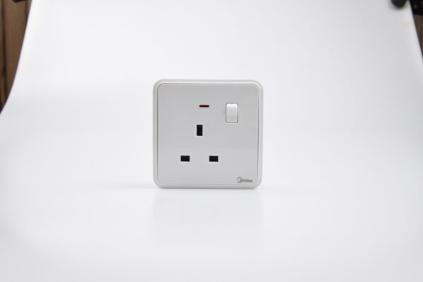 Midea 1 Gang 13A (BS) Single Socket with Switch & Neon 250V