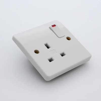 UNO 13A 250V Single Socket with Neon Indicator Lights