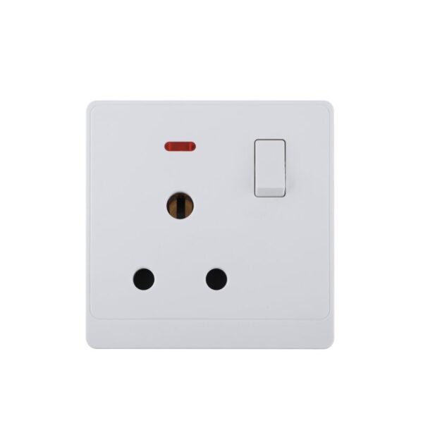 15A Single Socket Round Pin 220V