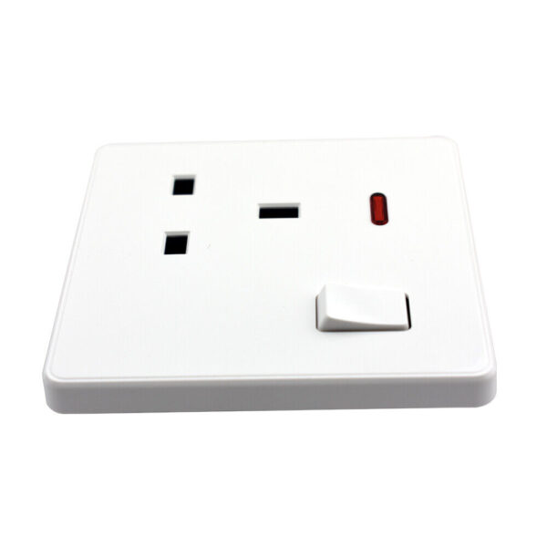 UNO 13A 250V Single Socket with Neon Indicator Lights - Image 3